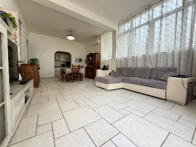 Foto Appartamento in via monteroni 1, Lecce Rudiae - Casermette di 170 m²