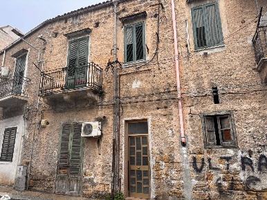 Foto Appartamento in Via Giuseppe Albina 11, Palermo Zisa di 104 m²