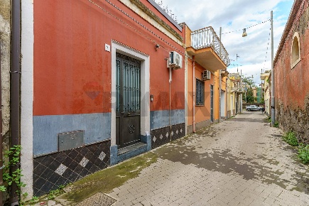 Foto Casa indipendente in via flavio gioia 9, Riposto Centro di 60 m²
