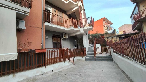 Foto Appartamento in Via Vincenzo Bellini 20, San Pietro Clarenza di 87 m²