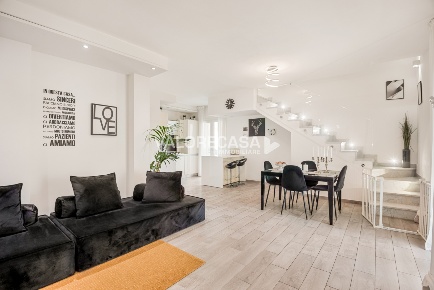 Foto Appartamento a Carrara Avenza di 100 m² con 3 locali in vendita