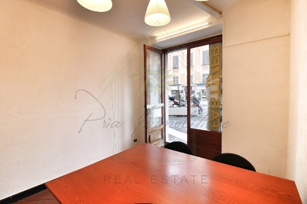 Foto Locale commerciale in Piazza Cavour 2, Rapallo Centro Storico di 90 m²