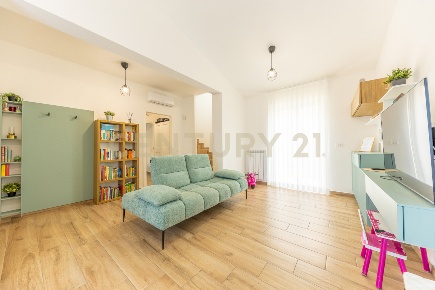 Foto Villa a schiera in Via Cesare Pavese, Anzio di 113 m² in vendita