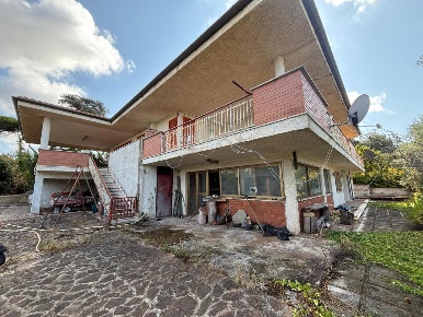 Foto Villa unifamiliare in via litoranea  528, Sabaudia Molella di 450 m²