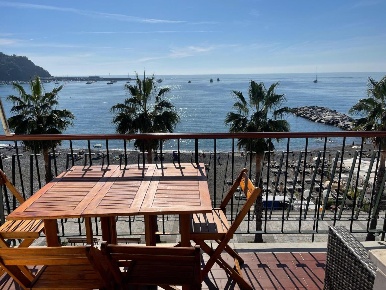 Foto Appartamento in Lungomare Giovanni Descalzo, Sestri Levante di 100 m²