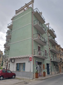 Foto Appartamento a Scicli Centro di 110 m² con 4 locali in vendita