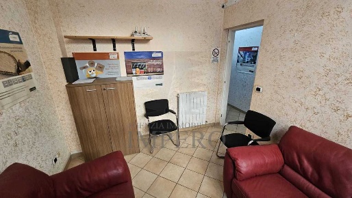 Foto Locale commerciale in Via Vittorio Veneto 1, Ventimiglia Centro Città