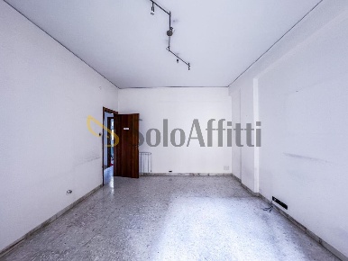 Foto Appartamento in Via Gian Lorenzo Bernini, Napoli Vomero di 100 m²