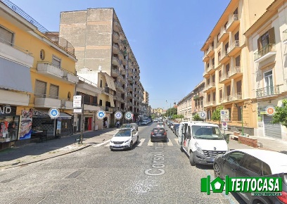 Foto Locale commerciale a Marigliano Centro di 100 m² con 2 locali