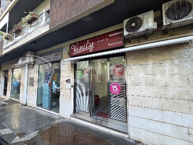 Foto Negozio in Via Giordano Bruno 75/g, Messina San Martino di 40 m²
