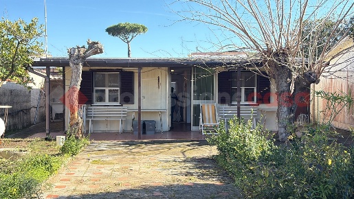 Foto Casa indipendente in Via BELA BARENY 10, Terracina di 45 m² in vendita