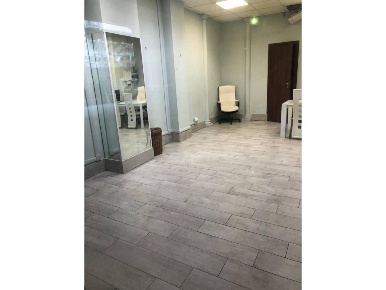 Foto Locale commerciale in VIA tuscolana 695, Roma Quadraro di 64 m²