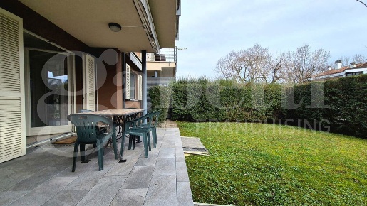 Foto Villa unifamiliare in Via Dei Bazachi 13, Piacenza Borgotrebbia