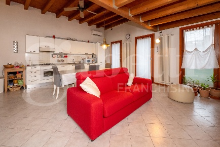 Foto Duplex in Via delle Grole 1, Monselice Centro di 96 m² con 3 locali