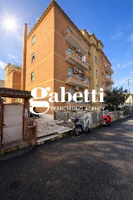 Foto Appartamento in Via CEPRANO 39, Roma Centocelle di 59 m² con 2 locali