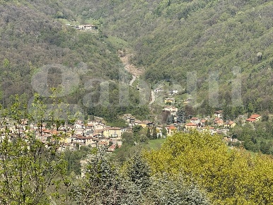 Foto Appartamento in Via monti di sera snc, Asso Centro di 110 m²