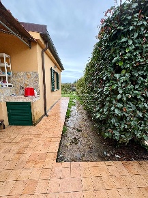 Foto Case semi ndipendenti a Luni Casano Dogana Isola di 70 m² con 4 locali