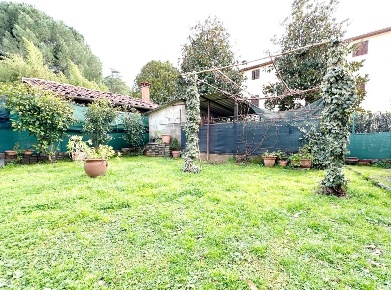 Foto Casa indipendente a Capannori Colle di Compito - Castelvecchio