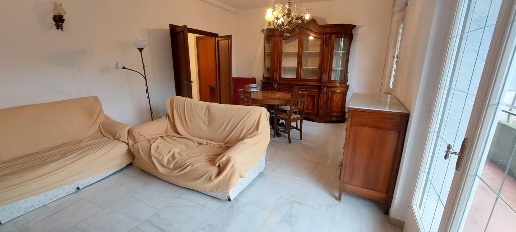 Foto Appartamento a Carrara Centro di 110 m² con 4 locali in affitto