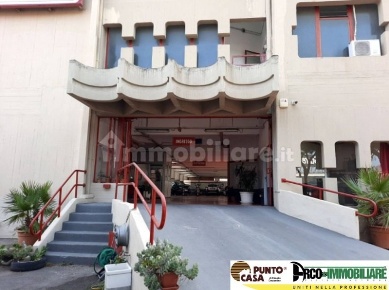 Foto Locale commerciale in Via Ugo La Malfa, Palermo Cardillo di 2036 m²