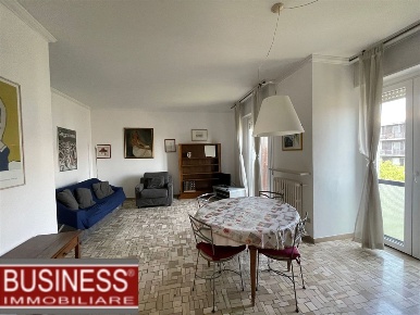 Foto Appartamento in Via Pisanello, Milano Gambara di 90 m² con 3 locali