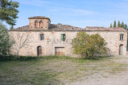 Foto Rustico a Asciano di 450 m² con 20 locali in vendita