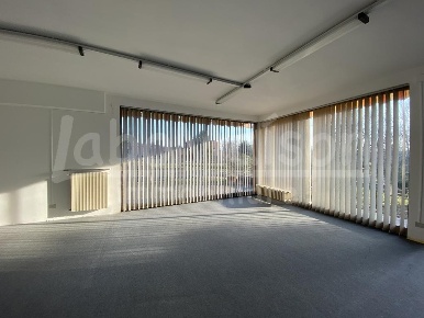 Foto Attività commerciale a Gavirate Centro di 125 m² con 1 locali