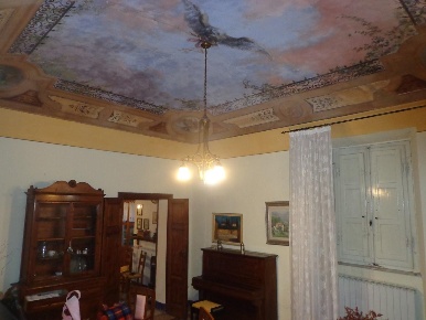 Foto Villa unifamiliare a Lucca Montuolo di 400 m² con 10 locali in vendita