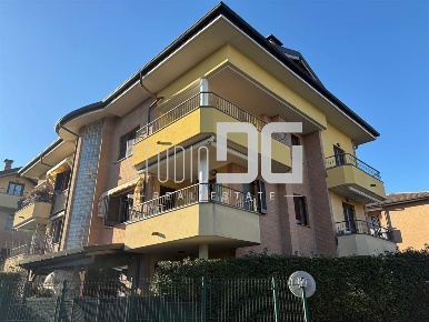 Foto Appartamento in via Como, Cesano Maderno di 90 m² con 3 locali