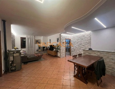 Foto Appartamento in via milano, Cologno al Serio Centro di 170 m²