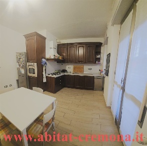 Foto Appartamento in viale repubblica, Gadesco-Pieve Delmona di 112 m²