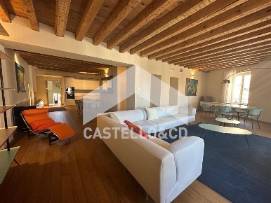 Foto Attico in PIAZZA MALVEZZI, Desenzano del Garda Centro Storico