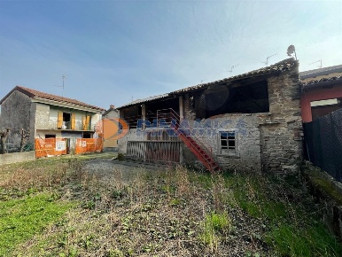 Foto Rustico in VIA FANTONI, Ambivere di 200 m² con 9 locali in vendita