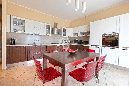 Foto Appartamento in Via Vallerano, Carbognano di 88 m² con 3 locali