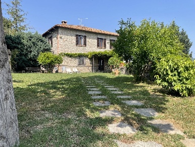 Foto Rustico in Narni-Strada Amerina, Narni di 360 m² con 12 locali