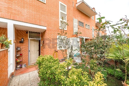 Foto Case semi ndipendenti in Via Filippo Turati 100, Monterotondo