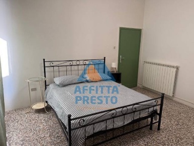 Foto Stanza a Empoli di 80 m² con 5 locali in affitto