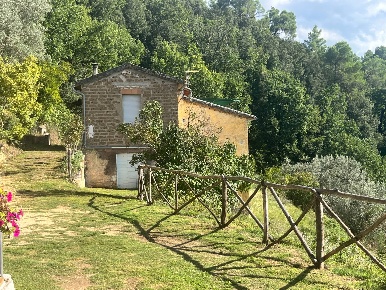Foto Villa unifamiliare a Terni Valserra - Valnerina di 150 m² con 6 locali