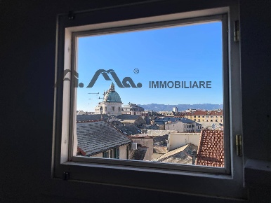 Foto Appartamento in via Pia, Savona di 84 m² con 4 locali in vendita