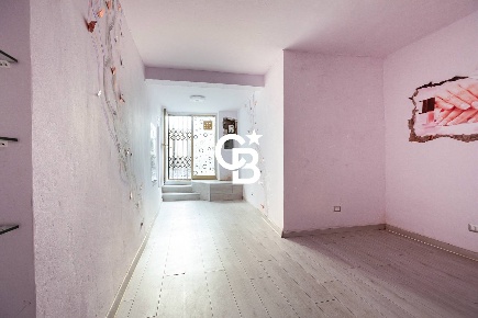 Foto Locale commerciale in Via dei Mille, Viterbo di 66 m² con 3 locali