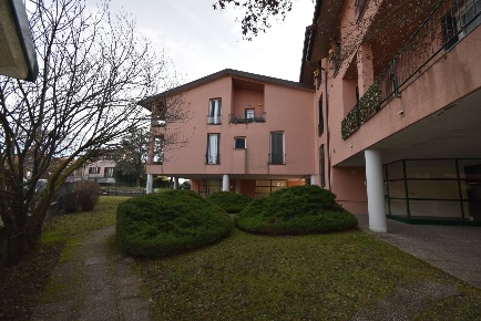 Foto Appartamento in Via Del Cavetto 2, Robbiate di 101 m² con 4 locali