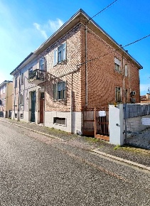 Foto Case semi ndipendenti in Via Merighi 6, Ferrara Via Pomposa di 185 m²