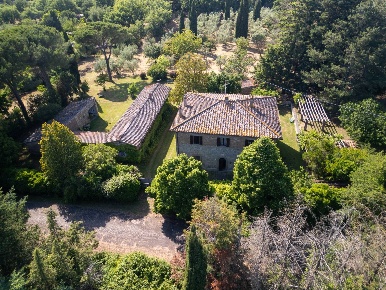 Foto Rustico in Contrada Fornacchia, Soriano nel Cimino di 510 m²