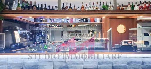 Foto Attività commerciale a Sermide e Felonica di 80 m² con 2 locali