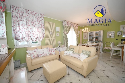 Foto Appartamento a Grottammare Centro di 101 m² con 4 locali in vendita