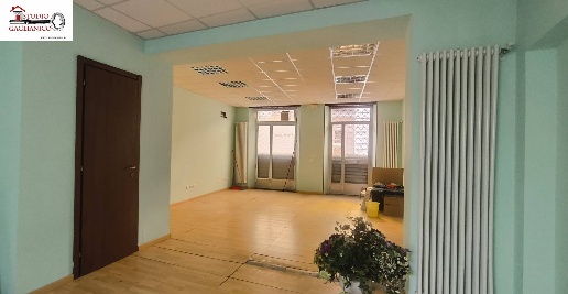 Foto Locale commerciale in Via Marconi 22, Biella Centro Storico di 55 m²