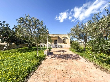 Foto Villa unifamiliare in Via Del Berillio, Siracusa Plemmirio di 150 m²