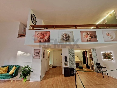 Foto Locale commerciale in Via Nuova San Rocco 62, Napoli di 100 m²