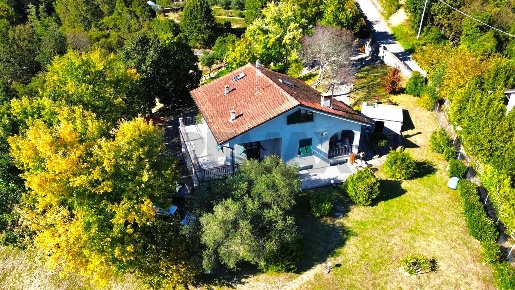 Foto Villa unifamiliare in Via Bozzolo 3, Brugnato Centro di 300 m²