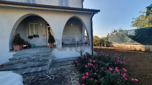 Foto Villa a schiera in via delle mimose 6, Reggello Poggio Ai Giubbiani